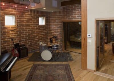 Public Hi-Fi Recording Studio